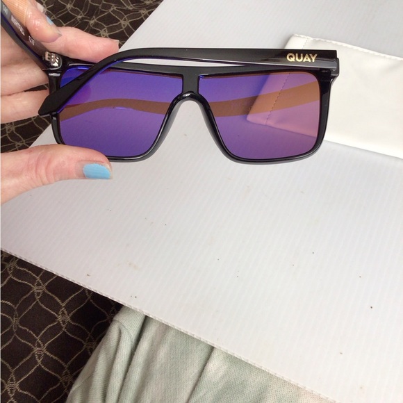 NeW ! READ** Rare Quay Nightfall Fire  Pink mirror Sunglasses main image 6